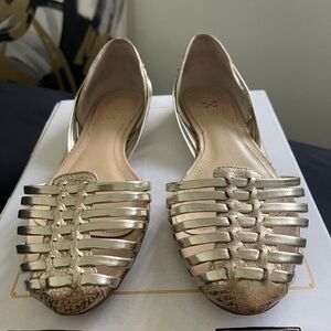 VINCE CAMUTO GOLD SANDALS
